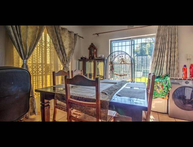 3 BEDROOM HOUSE FOR SALE IN CRESSLAWN